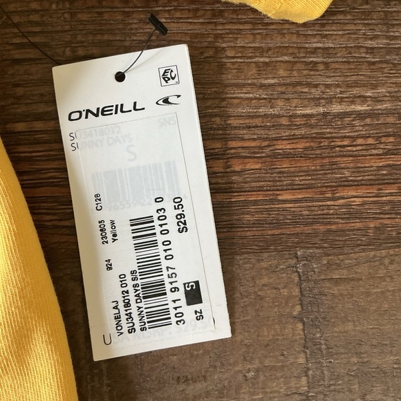 O'Neill Surf Woman’s Yellow Crew Neck Sunny Days Half Tee - Picture 4 of 7